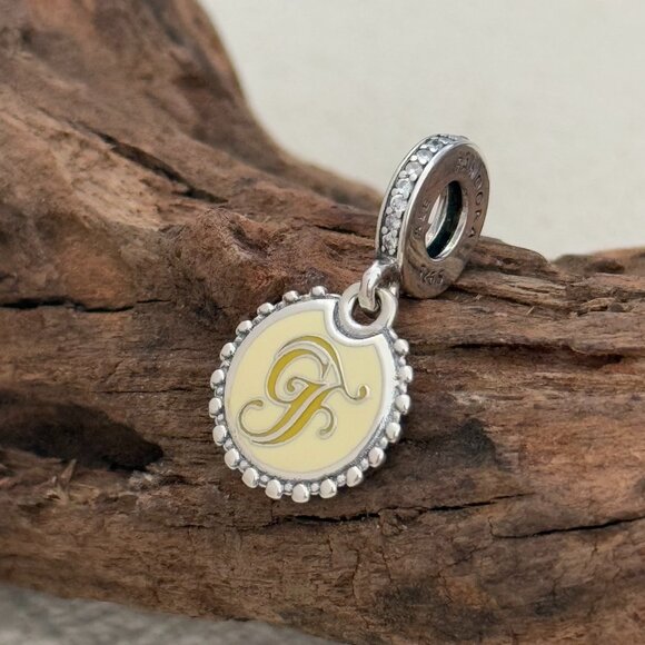 Pandora DisneyCastle Good Friend S925 Silver Dangle Charm - Picture 2 of 4